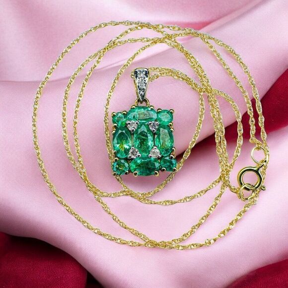 10K Gold- Natural Colombian Emerald & Diamond Necklace -18"- 1.5 Carat T.W.-1.6g - Picture 7 of 16